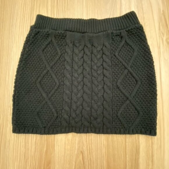 Fall skirts - Picture 2 of 4